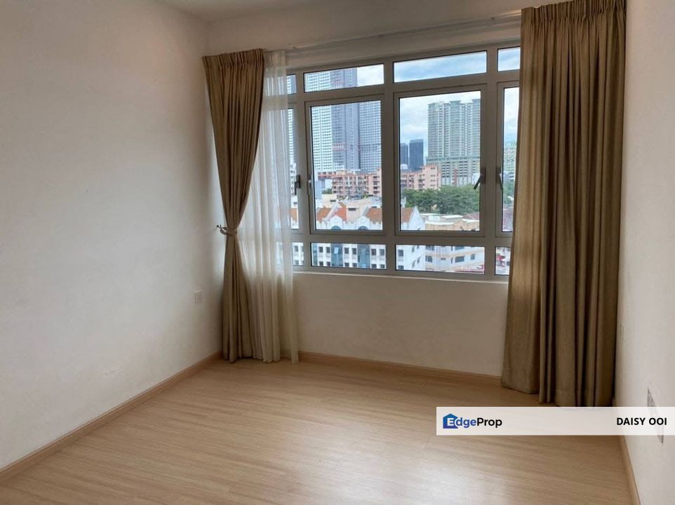 Sandilands Condominium -Partially Renovated -1338sf -Low Floor - 2 Car Park - Located At Jelutong, Penang, Georgetown