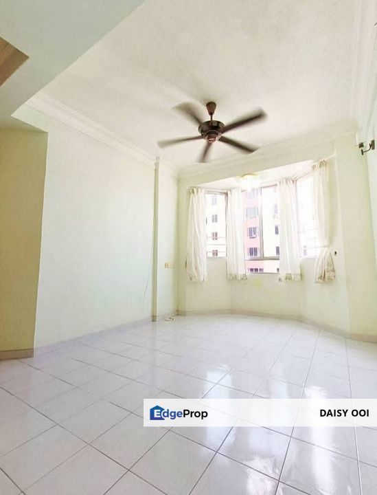 Kingfisher Series Apartment-850sf-Renovated-Partial Furnished-1 Car Park-Greenlane , Penang, Greenlane