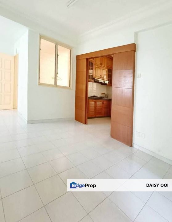 Kingfisher Series Apartment-850sf-Renovated-Partial Furnished-1 Car Park-Greenlane , Penang, Greenlane