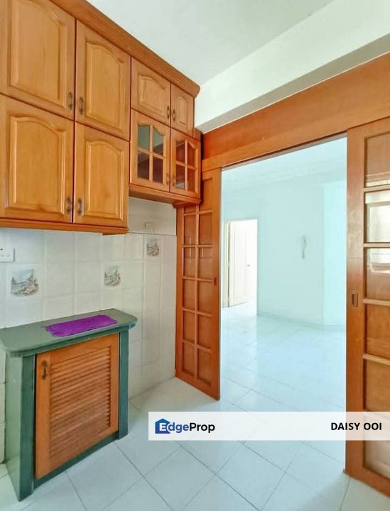 Kingfisher Series Apartment-850sf-Renovated-Partial Furnished-1 Car Park-Greenlane , Penang, Greenlane