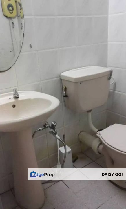 Pearl Garden 1100sf RENOVATED 1 Car Park Sungai Ara FTZ, Penang, Sungai Ara