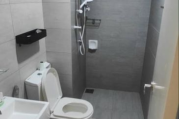 Gravit8 @ Klang South