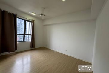 Gravit8 @ Klang South