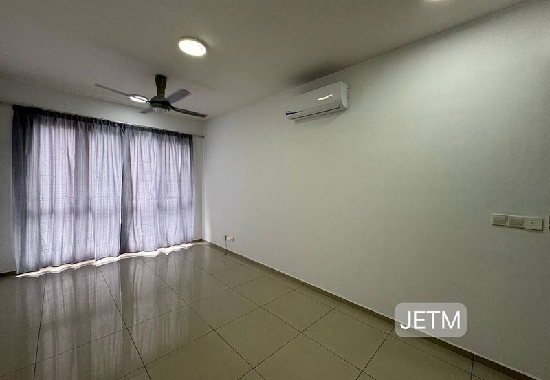 Gravit8 @ Klang South