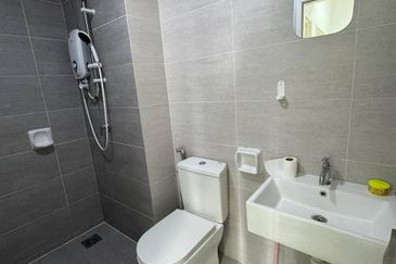 Gravit8 @ Klang South