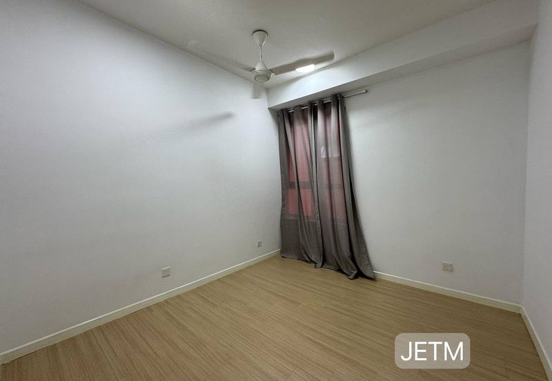 Gravit8 @ Klang South