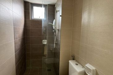 Gravit8 @ Klang South