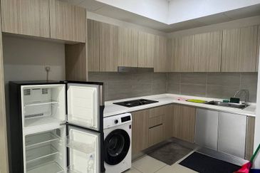 Gravit8 @ Klang South