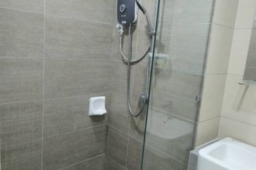 Gravit8 @ Klang South