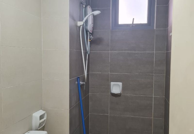 Gravit8 @ Klang South