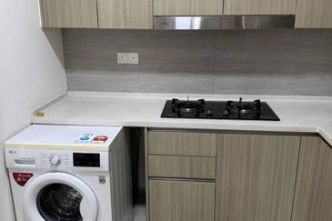 Gravit8 @ Klang South