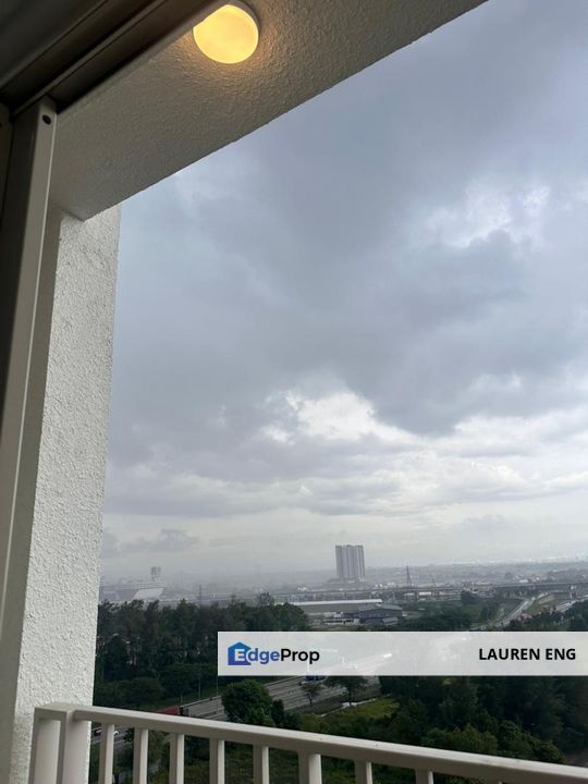 Tresor @Gravit8 Klang 3 Rooms Partially Furnished with Airconds @rm 1500 only!!!, Selangor, Klang