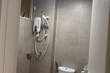 Gravit8 @ Klang South