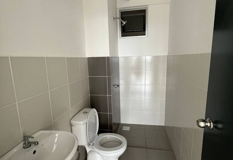 ADENIA APARTMENT @ BANDAR PARKLANDS, KLANG