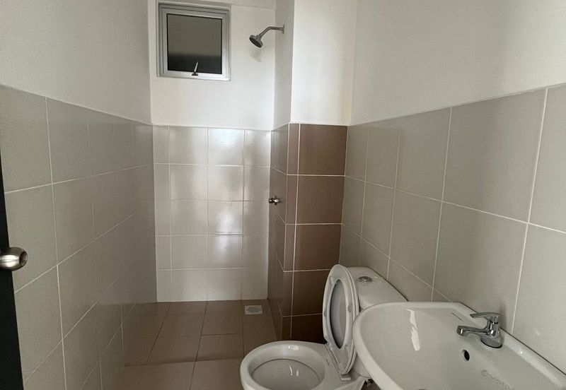 ADENIA APARTMENT @ BANDAR PARKLANDS, KLANG