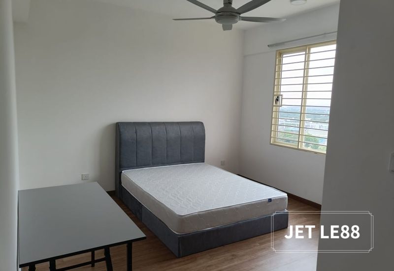 The Tresor @ Gravit 8 *