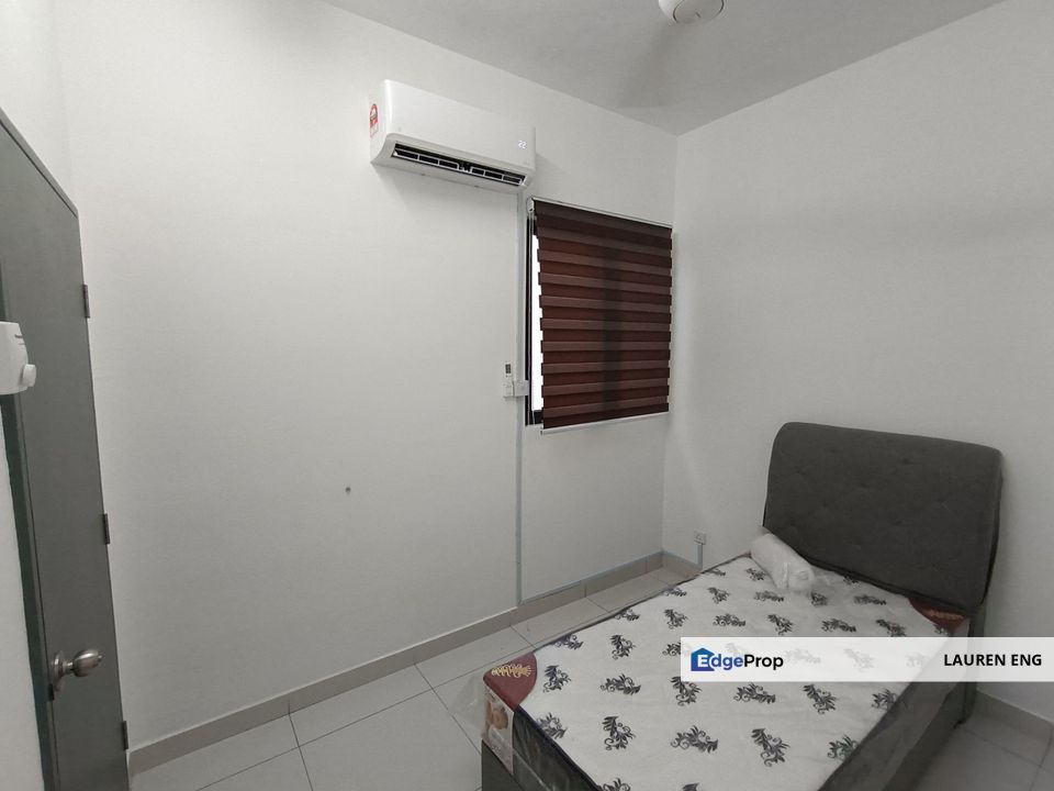 Trio Bukit Tinggi Condo 3 Rooms Corner Lot Partial Furnished For Sale !!, Selangor, Bandar Botanic/Bandar Bukit Tinggi