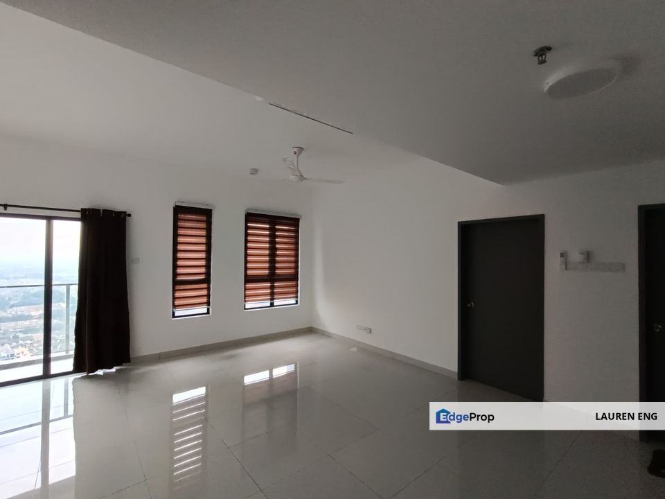 Trio Bukit Tinggi Condo 3 Rooms Corner Lot Partial Furnished For Sale !!, Selangor, Bandar Botanic/Bandar Bukit Tinggi