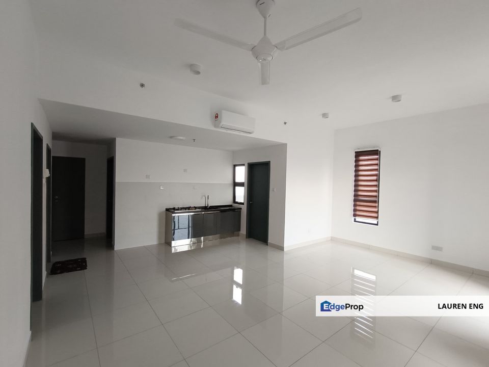 Trio Bukit Tinggi Condo 3 Rooms Corner Lot Partial Furnished For Sale !!, Selangor, Bandar Botanic/Bandar Bukit Tinggi