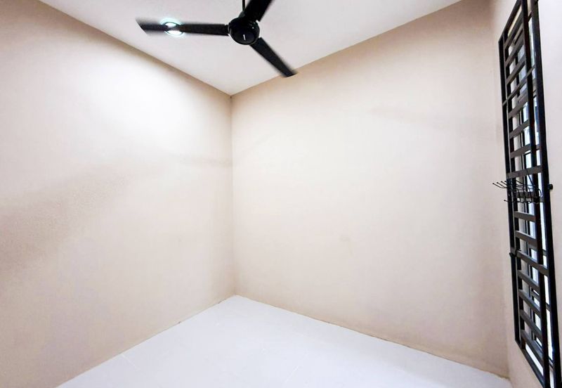 Semi-D Freehold Baru Siap | 3R2B | Taman Ara Murni, Ajil – RM315,000
