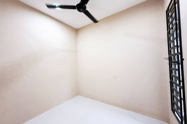 Semi-D Freehold Baru Siap | 3R2B | Taman Ara Murni, Ajil – RM315,000
