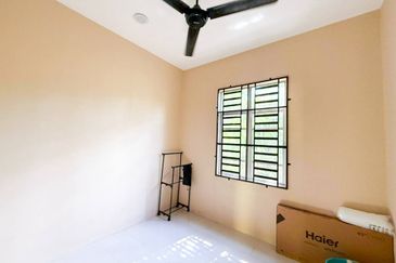 Semi-D Freehold Baru Siap | 3R2B | Taman Ara Murni, Ajil – RM315,000
