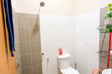 Semi-D Freehold Baru Siap | 3R2B | Taman Ara Murni, Ajil – RM315,000
