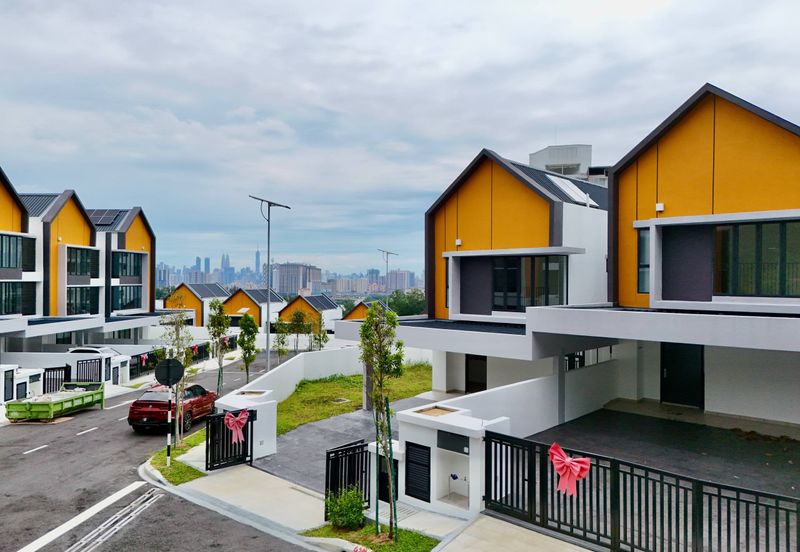 Corner Lot 3-Storey Superlink Freehold – RM3.0M Only
