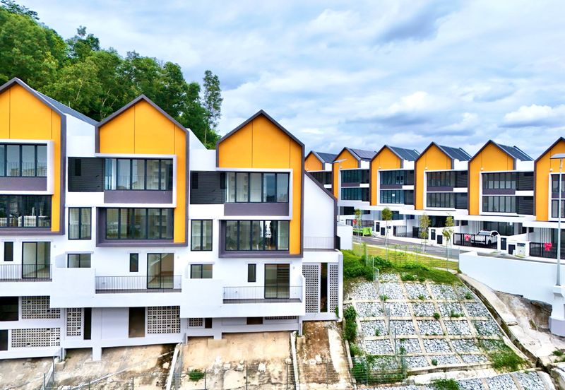 Corner Lot 3-Storey Superlink Freehold – RM3.0M Only
