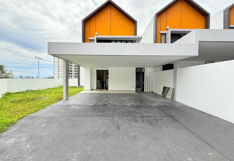 Corner Lot 3-Storey Superlink Freehold – RM3.0M Only
