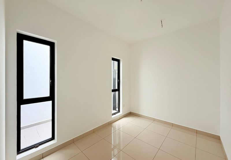 Corner Lot 3-Storey Superlink Freehold – RM3.0M Only
