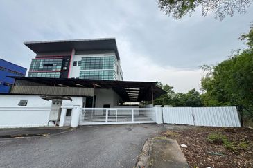 Corner 3-Storey Semi-D Factory Bukit Jelutong — Freehold, Lift, 7,140 sqft
