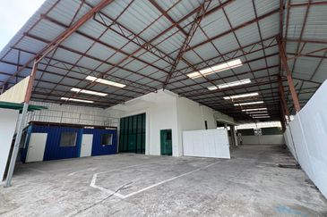 Corner 3-Storey Semi-D Factory Bukit Jelutong — Freehold, Lift, 7,140 sqft
