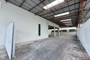 Corner 3-Storey Semi-D Factory Bukit Jelutong — Freehold, Lift, 7,140 sqft
