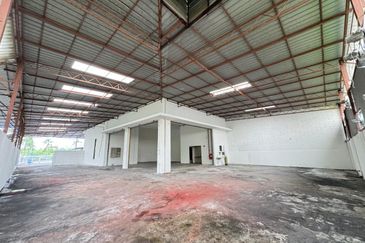 Corner 3-Storey Semi-D Factory Bukit Jelutong — Freehold, Lift, 7,140 sqft
