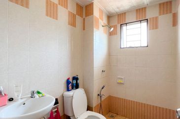 Jalan Setia Indah U13/10