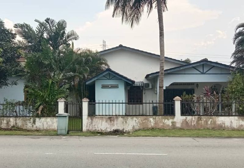 Corner Bungalow on 5,662 sqft Land | Kg Batu Muda, Kuala Lumpur | RM1.2M
