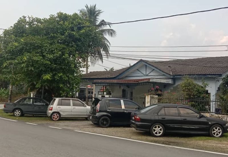 Corner Bungalow on 5,662 sqft Land | Kg Batu Muda, Kuala Lumpur | RM1.2M