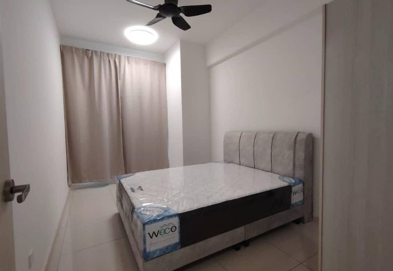 The M @ Medini Macrolink