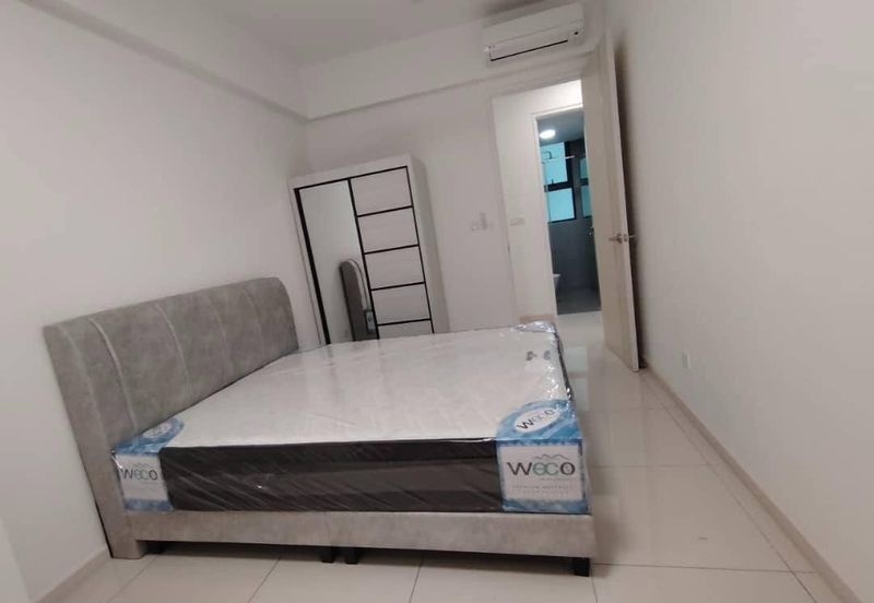 The M @ Medini Macrolink