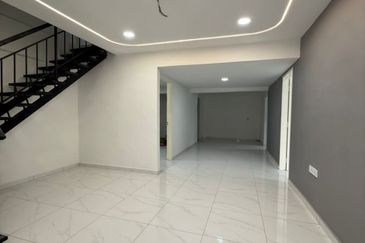 Jalan Mutiara Emas 2/32