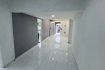 Jalan Mutiara Emas 2/32