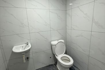 Jalan Mutiara Emas 2/32