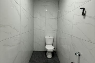 Jalan Mutiara Emas 2/32