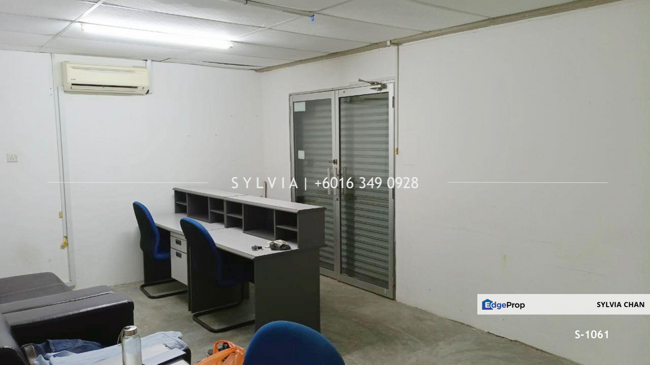 Single Storey Low Cost Shop @ Taman Rinting / Bandar Seri Alam / Megah Ria / Permas, Johor, Masai