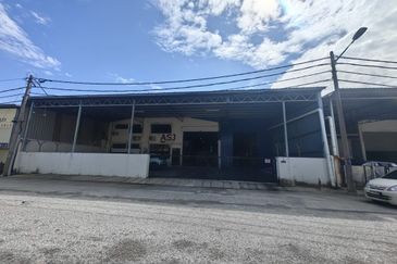 Ipoh Sri Rapat 1.5sty Semi D factory for rent