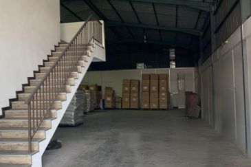 Ipoh Sri Rapat 1.5sty Semi D factory for rent