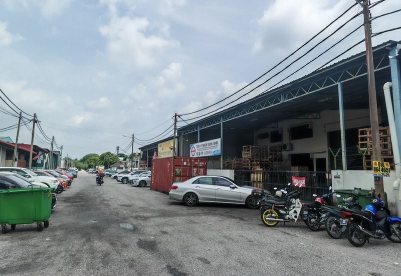 Ipoh Sri Rapat 1.5sty Semi D factory for rent