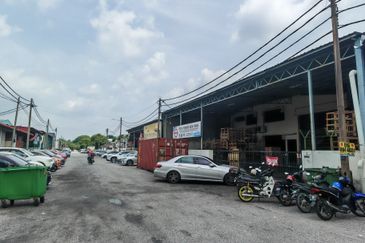 Ipoh Sri Rapat 1.5sty Semi D factory for rent