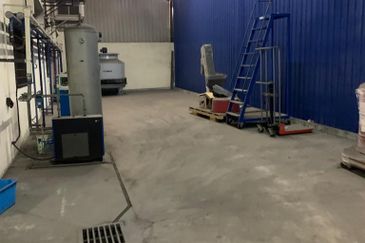 Ipoh Sri Rapat 1.5sty Semi D factory for rent